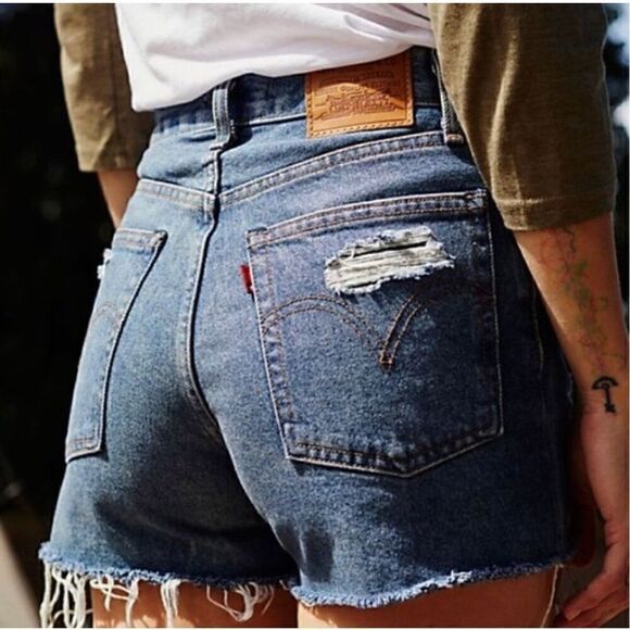 Levi’s Wedgie Distressed High Rise Denim Shorts Size 30 - Picture 4 of 12